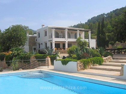 Hinterseite der Villa