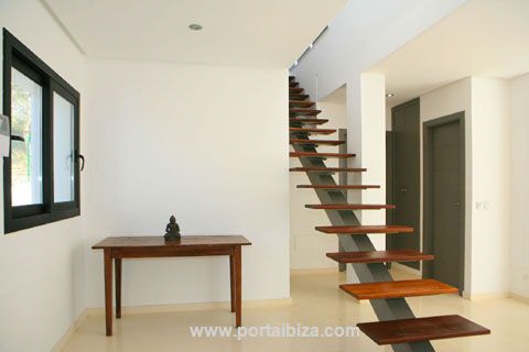 Treppe ins Obergeschoss