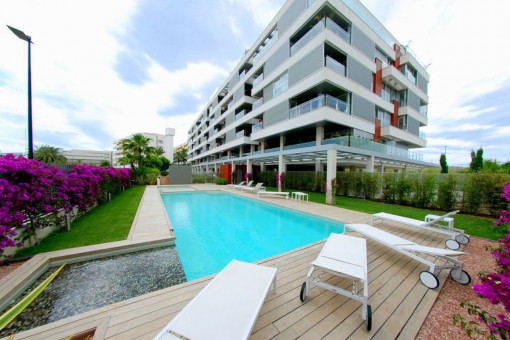 Schöne Wohnung mit Balkon in Marina Botafoch, Ibiza