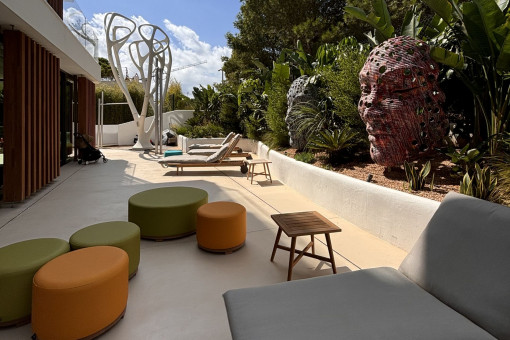 Entzückende, durchdachte Neubauwohnung  im Hippiements an der Playa D'en Bossa mit nachhaltigem Raumkonzept und Gemeinschaftspool